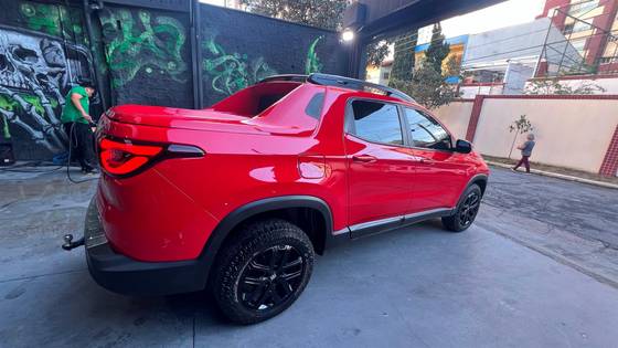 FIAT TORO 1.8 16V EVO FLEX FREEDOM AT6 FIAT TORO 1.8 16V EVO FLEX FREEDOM AT6